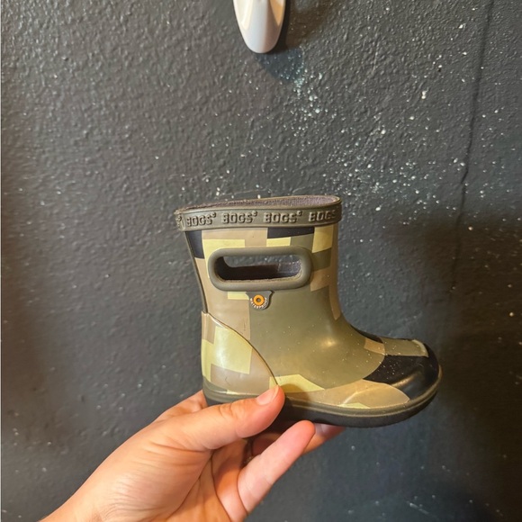 Stylish Bogs Kids' Camouflage Rain Boots NWOT - Picture 2 of 8